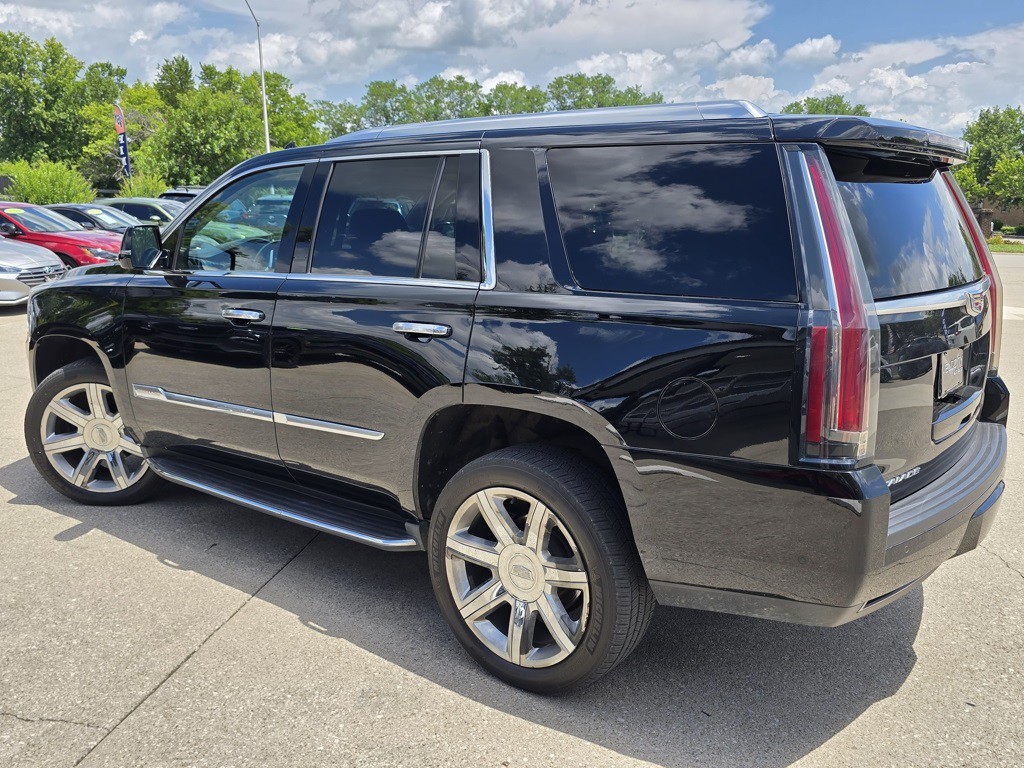 2017 Cadillac Escalade Image 5