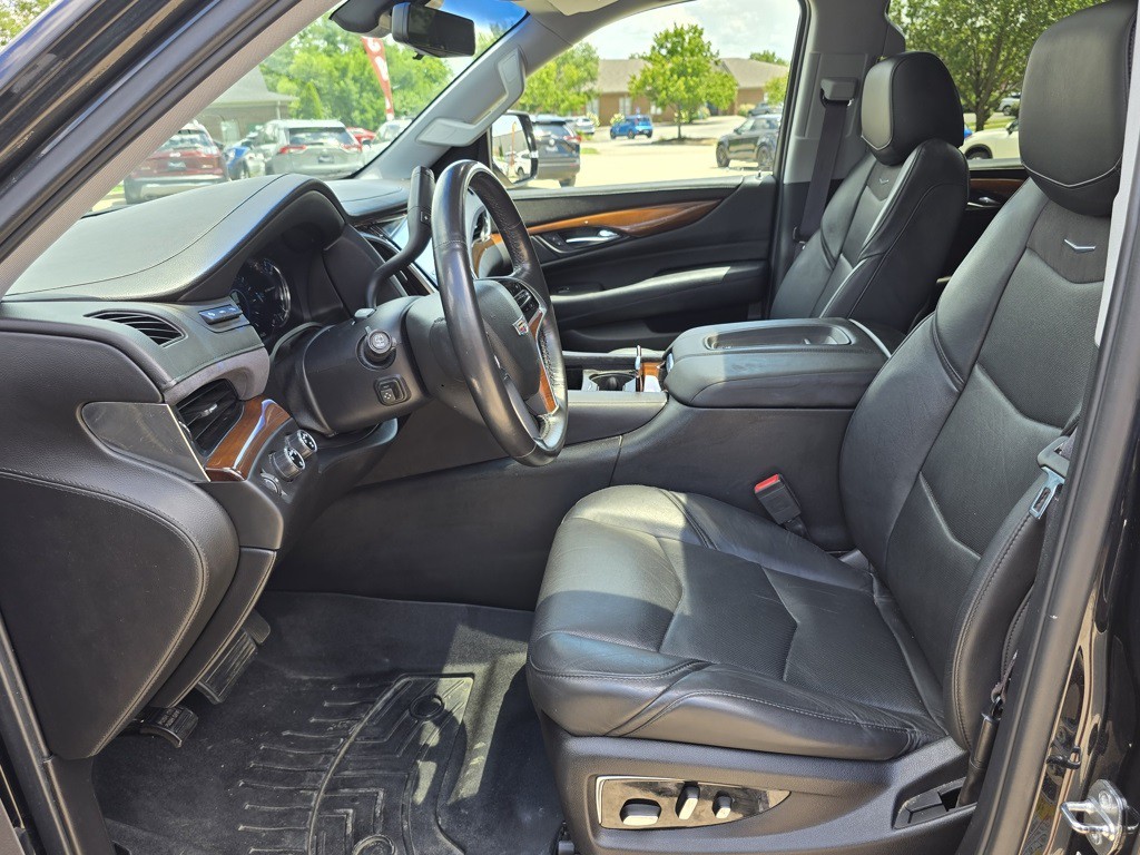 2017 Cadillac Escalade Image 9