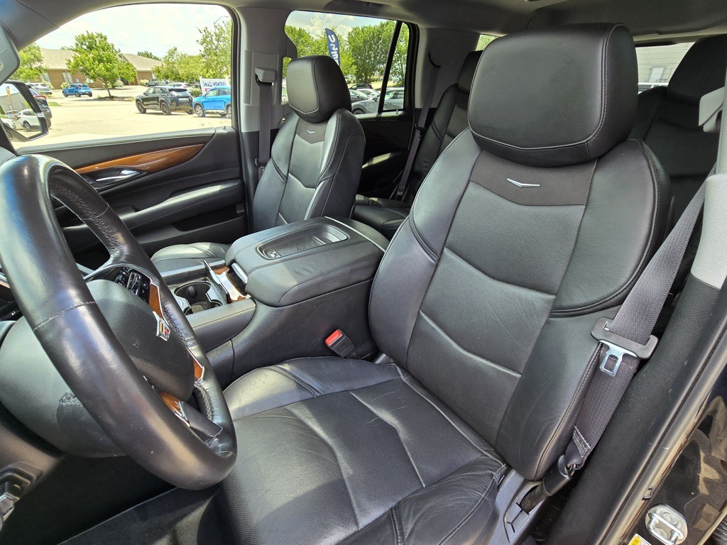 2017 Cadillac Escalade Image 10