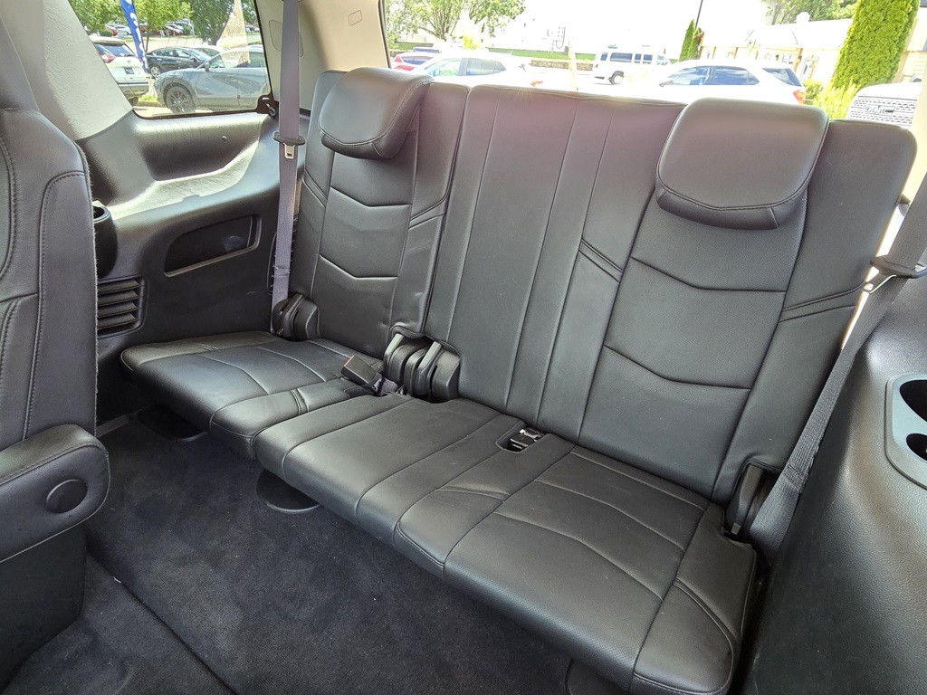 2017 Cadillac Escalade Image 16