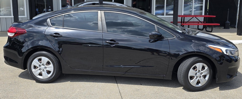 2017 Kia Forte Image 4