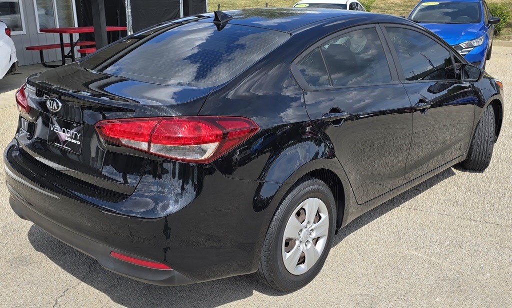 2017 Kia Forte Image 6