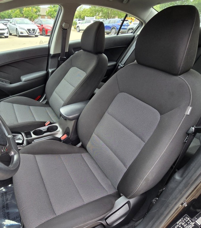 2017 Kia Forte Image 18