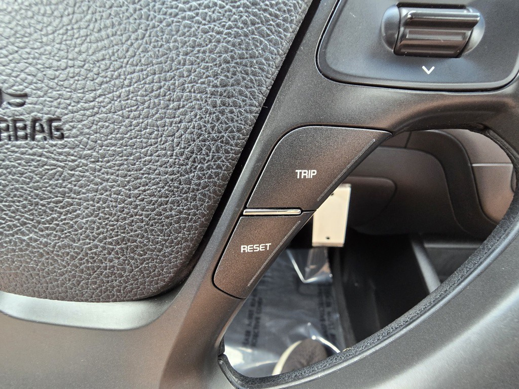 2017 Kia Forte Image 26