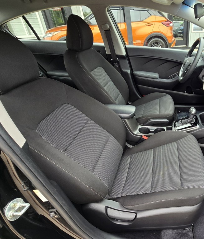 2017 Kia Forte Image 33
