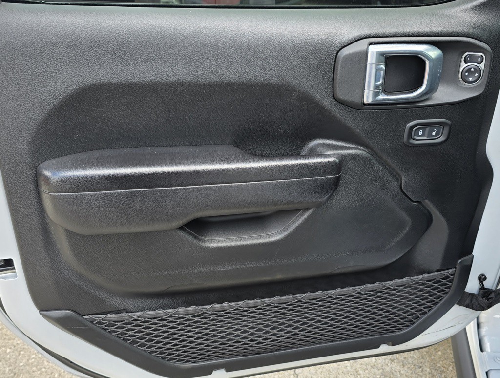 2021 Jeep Wrangler Image 16