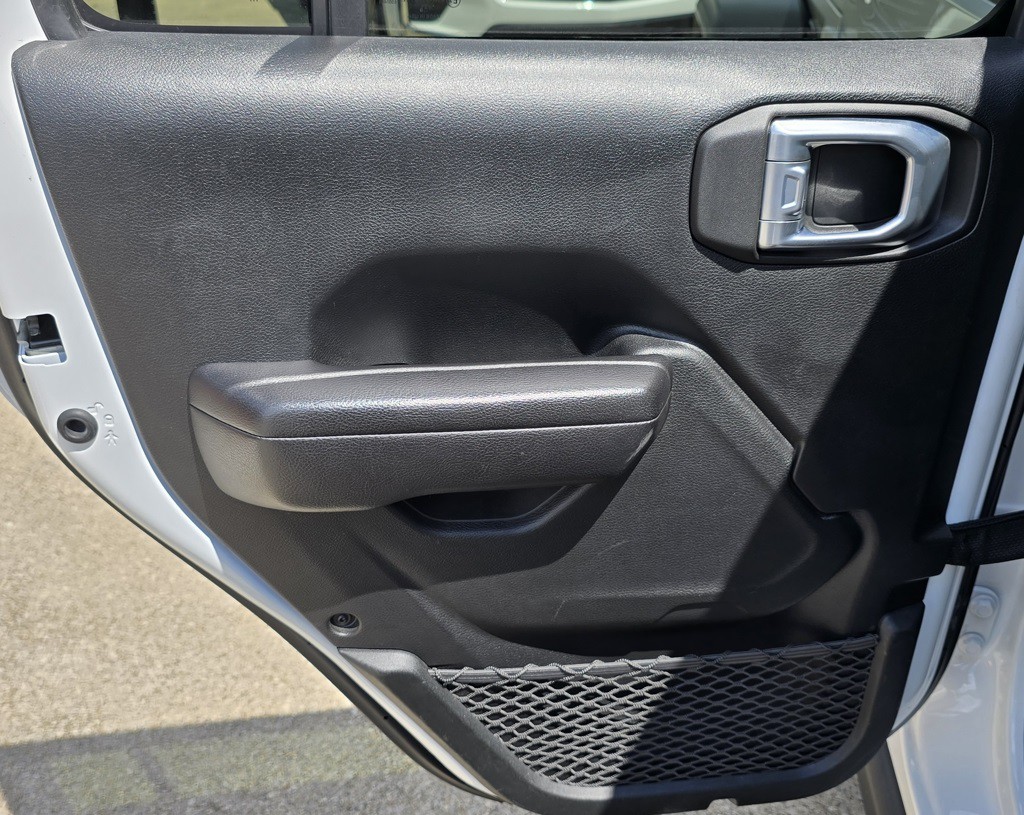 2021 Jeep Wrangler Image 38