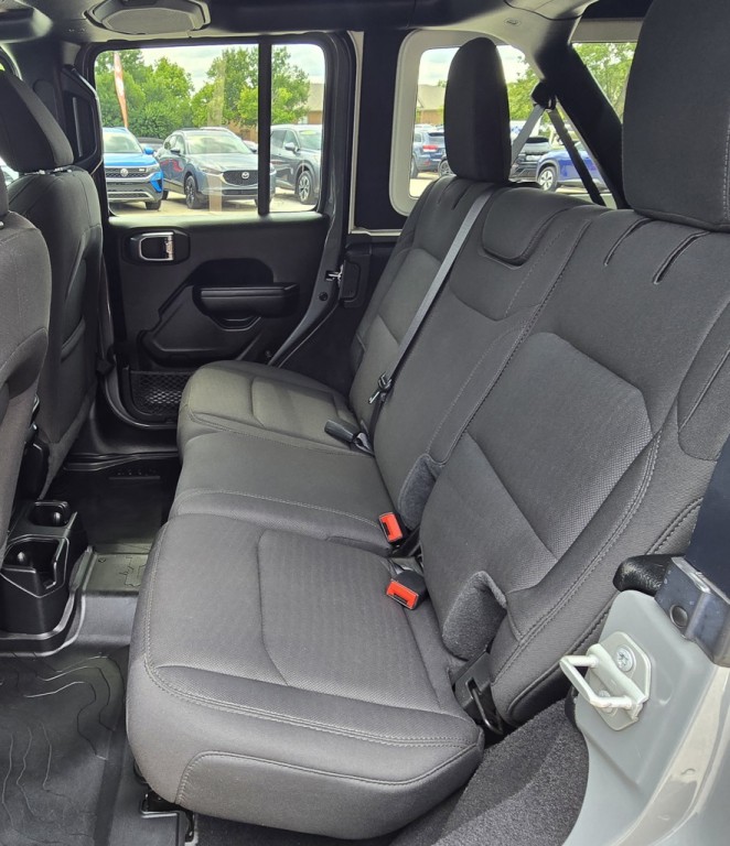 2021 Jeep Wrangler Image 34