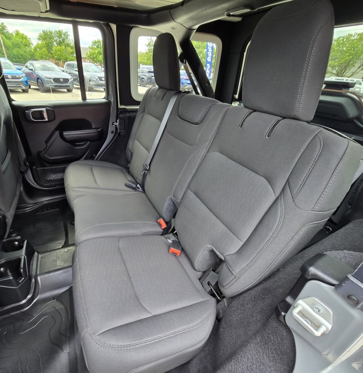 2021 Jeep Wrangler Image 35