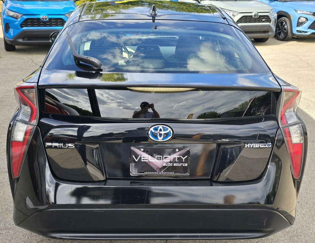 2016 Toyota Prius Image 8