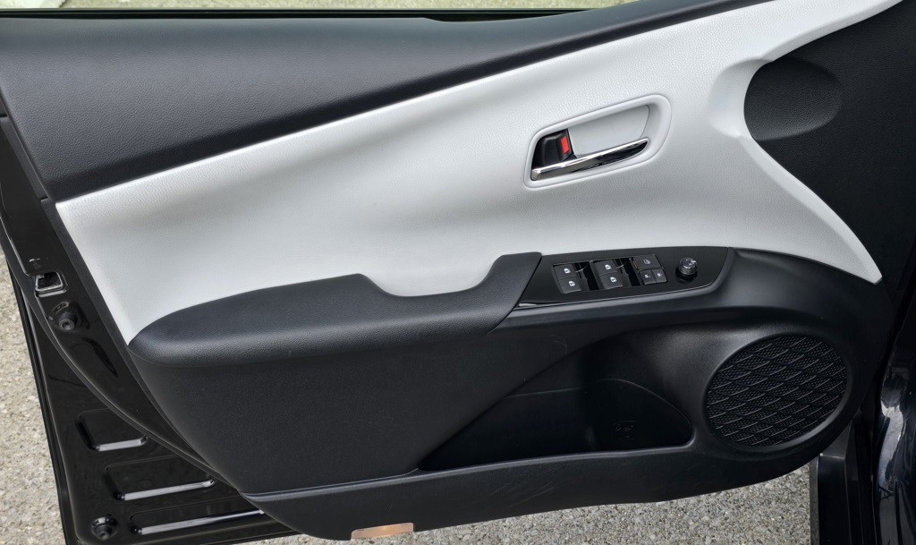 2016 Toyota Prius Image 15