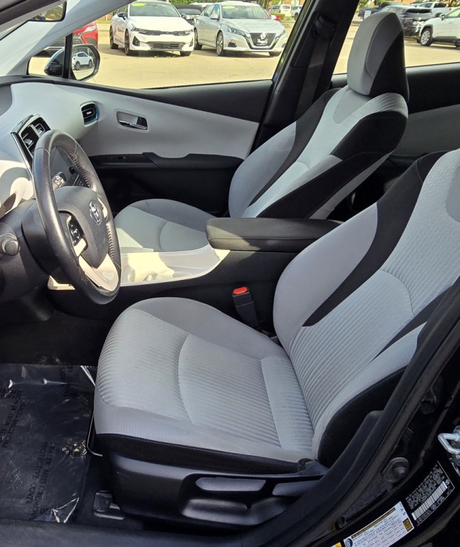 2016 Toyota Prius Image 17