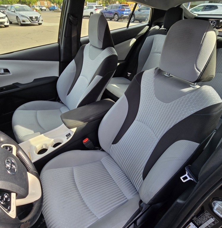 2016 Toyota Prius Image 18