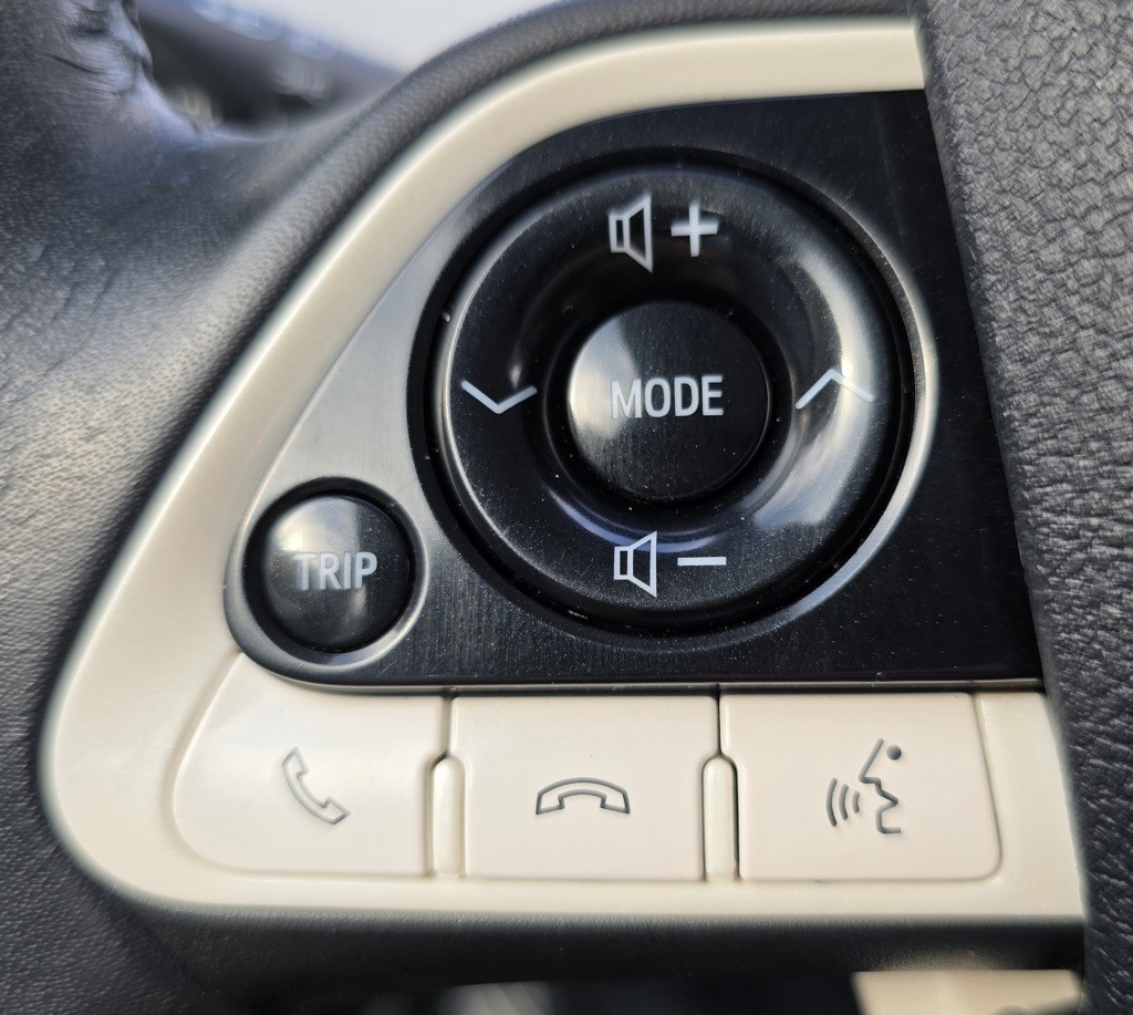 2016 Toyota Prius Image 20