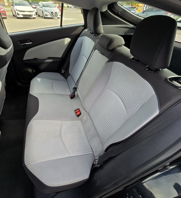 2016 Toyota Prius Image 29