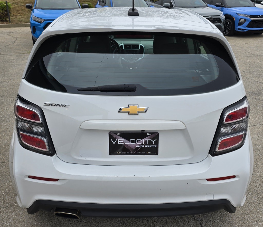 2017 Chevrolet Sonic Image 8