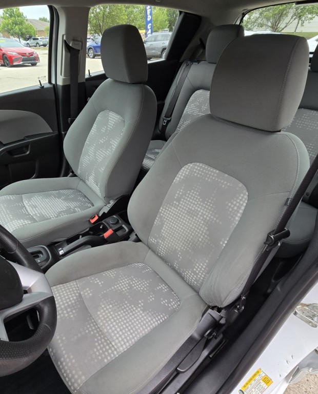 2017 Chevrolet Sonic Image 17