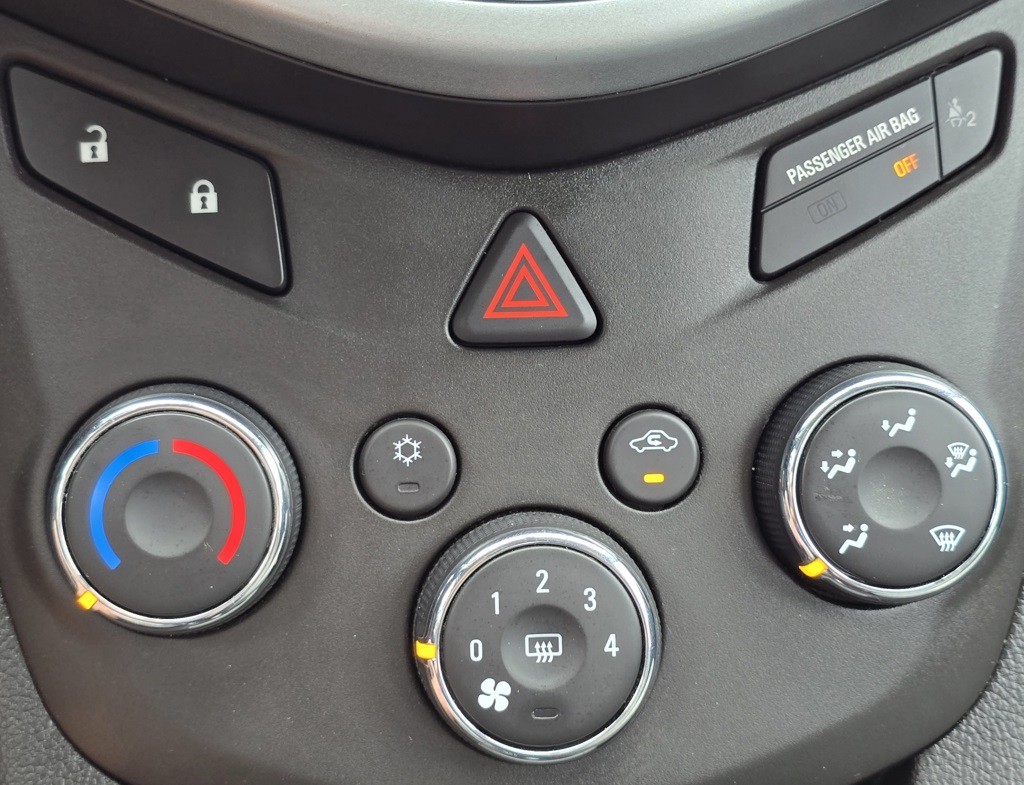 2017 Chevrolet Sonic Image 24
