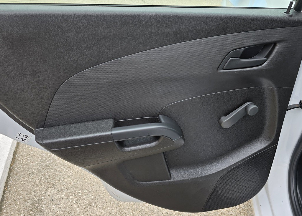 2017 Chevrolet Sonic Image 25