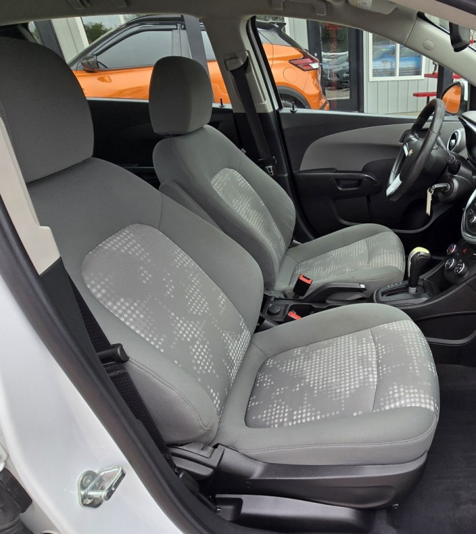2017 Chevrolet Sonic Image 29
