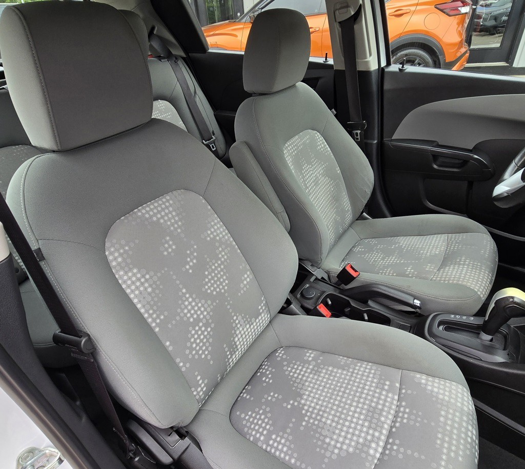 2017 Chevrolet Sonic Image 30