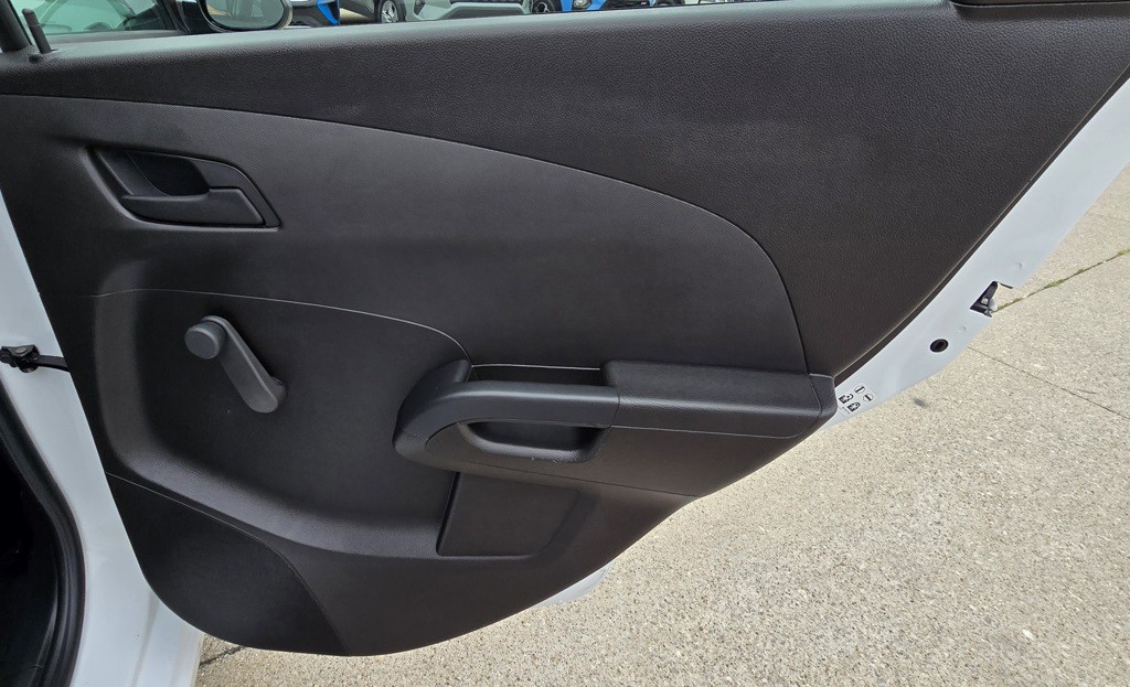 2017 Chevrolet Sonic Image 31