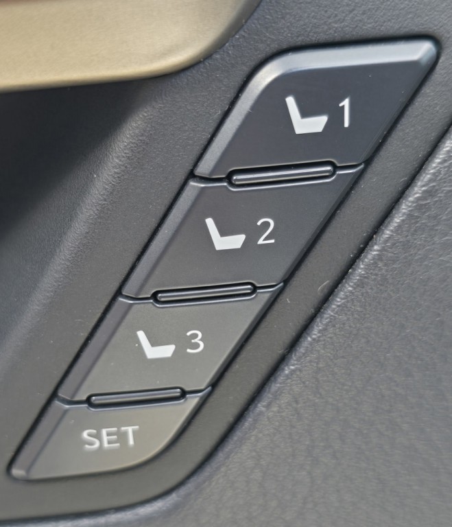2022 Lexus RX Image 18