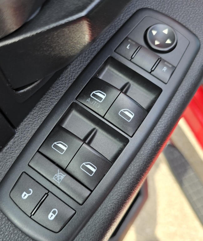 2016 RAM 1500 Image 16