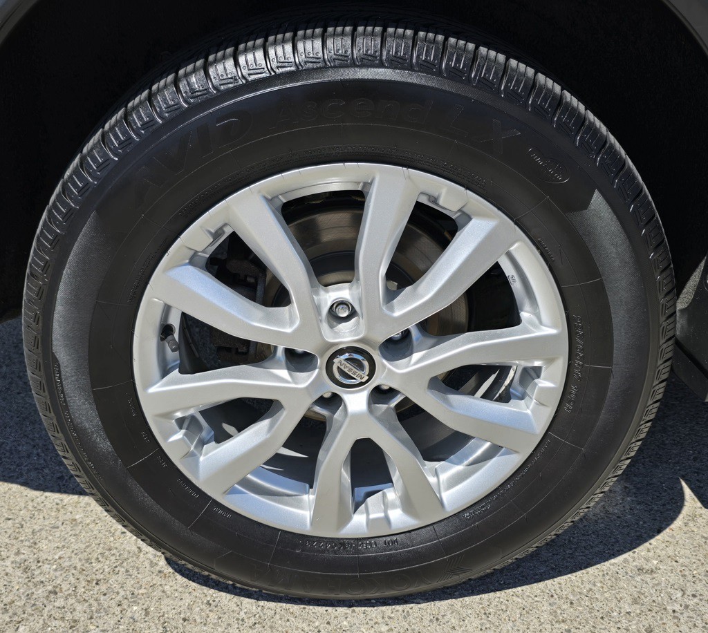 2017 Nissan Rogue Image 12