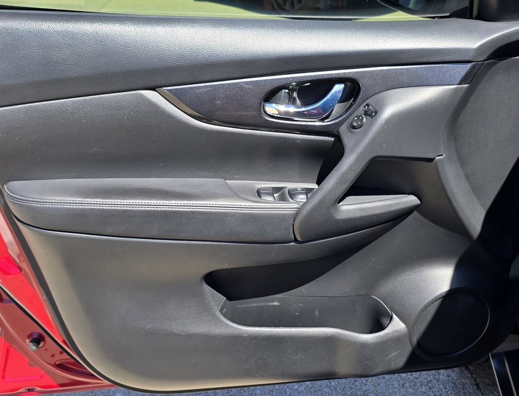 2017 Nissan Rogue Image 15