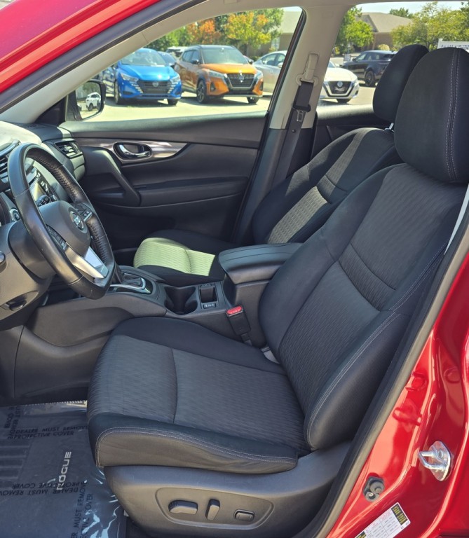2017 Nissan Rogue Image 17