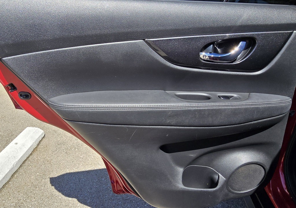 2017 Nissan Rogue Image 29