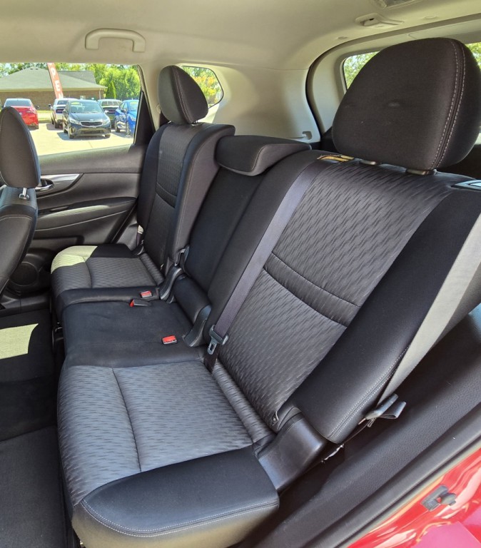 2017 Nissan Rogue Image 31