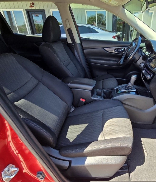2017 Nissan Rogue Image 33