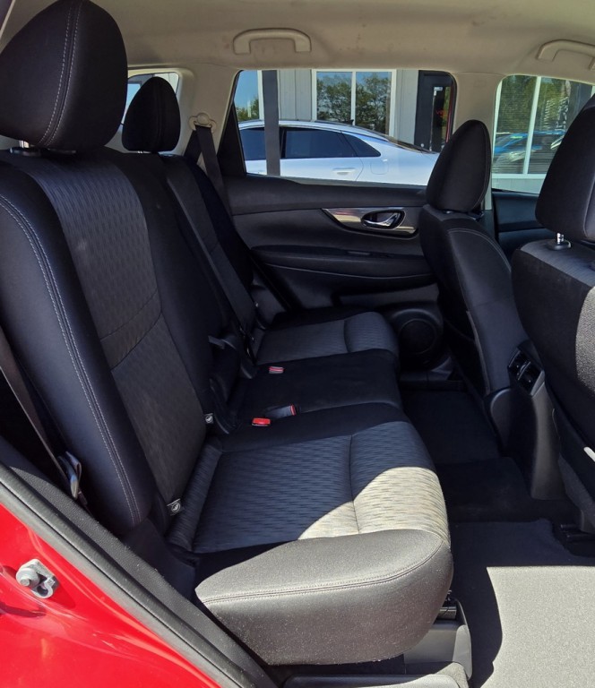 2017 Nissan Rogue Image 36