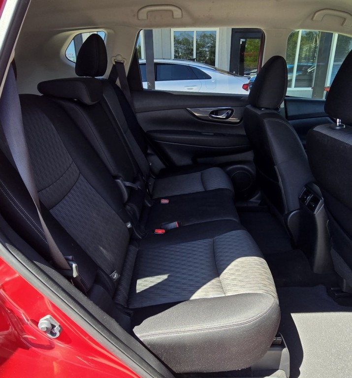 2017 Nissan Rogue Image 37