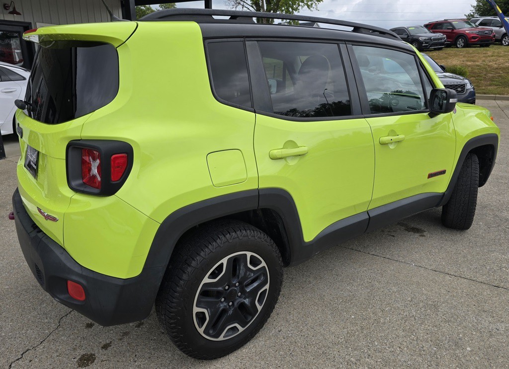 2017 Jeep Renegade Image 2
