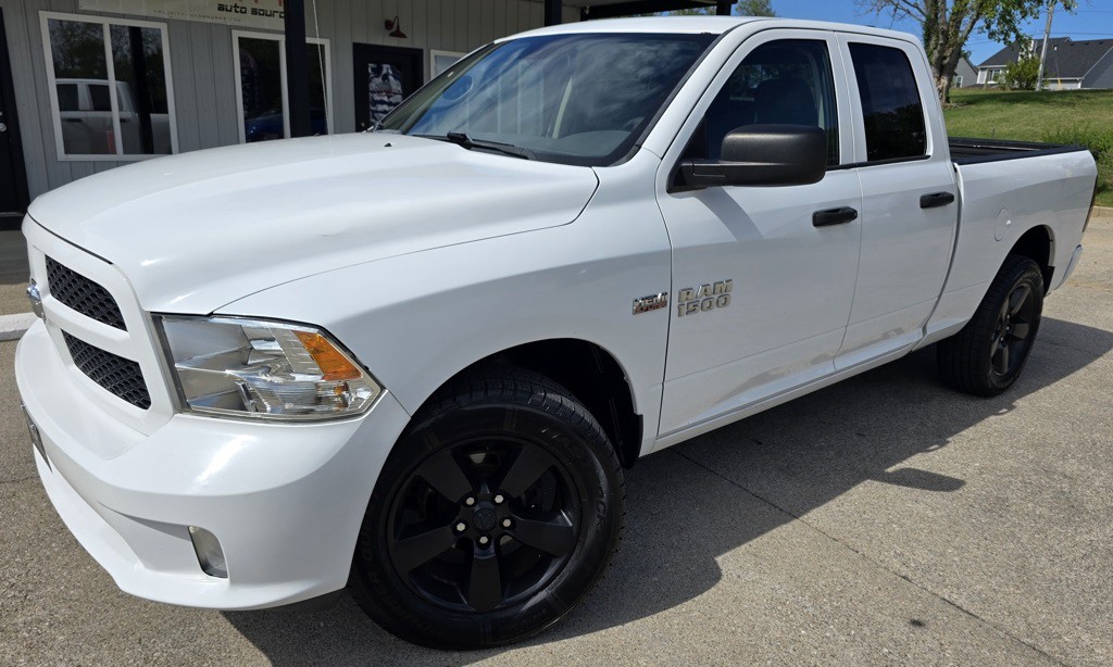 2016 RAM 1500 Image 3
