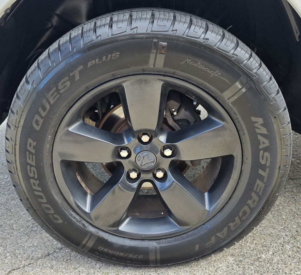 2016 RAM 1500 Image 16