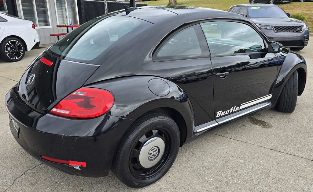 2014 Volkswagen Beetle Image 3