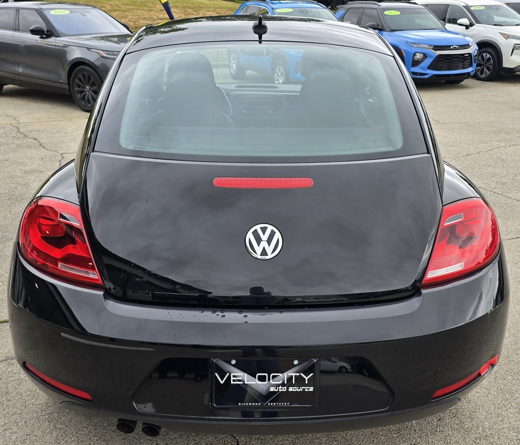 2014 Volkswagen Beetle Image 4