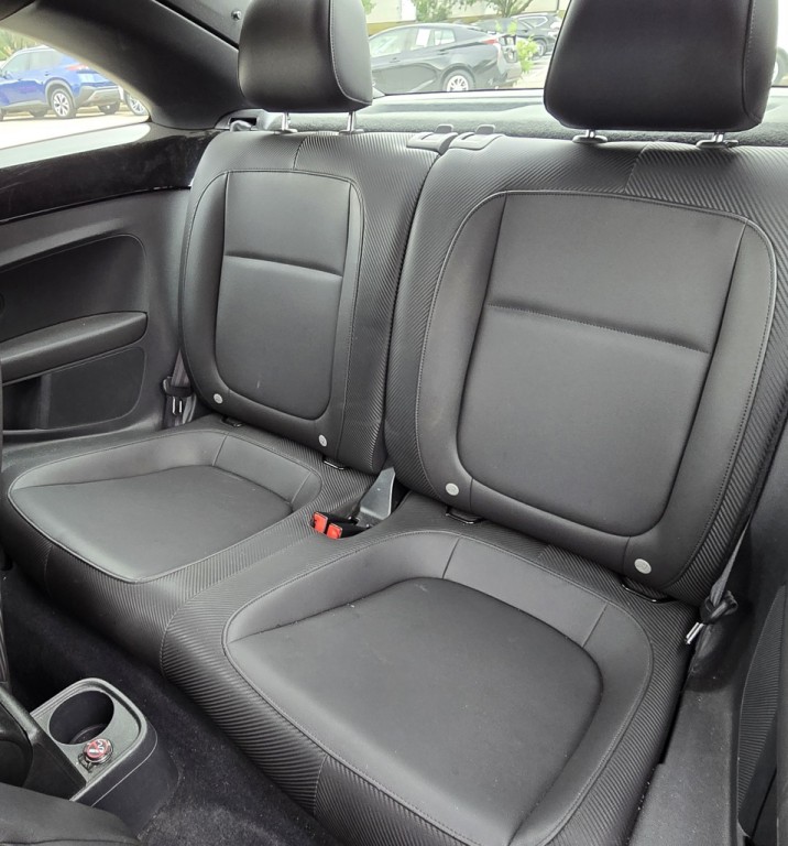 2014 Volkswagen Beetle Image 13
