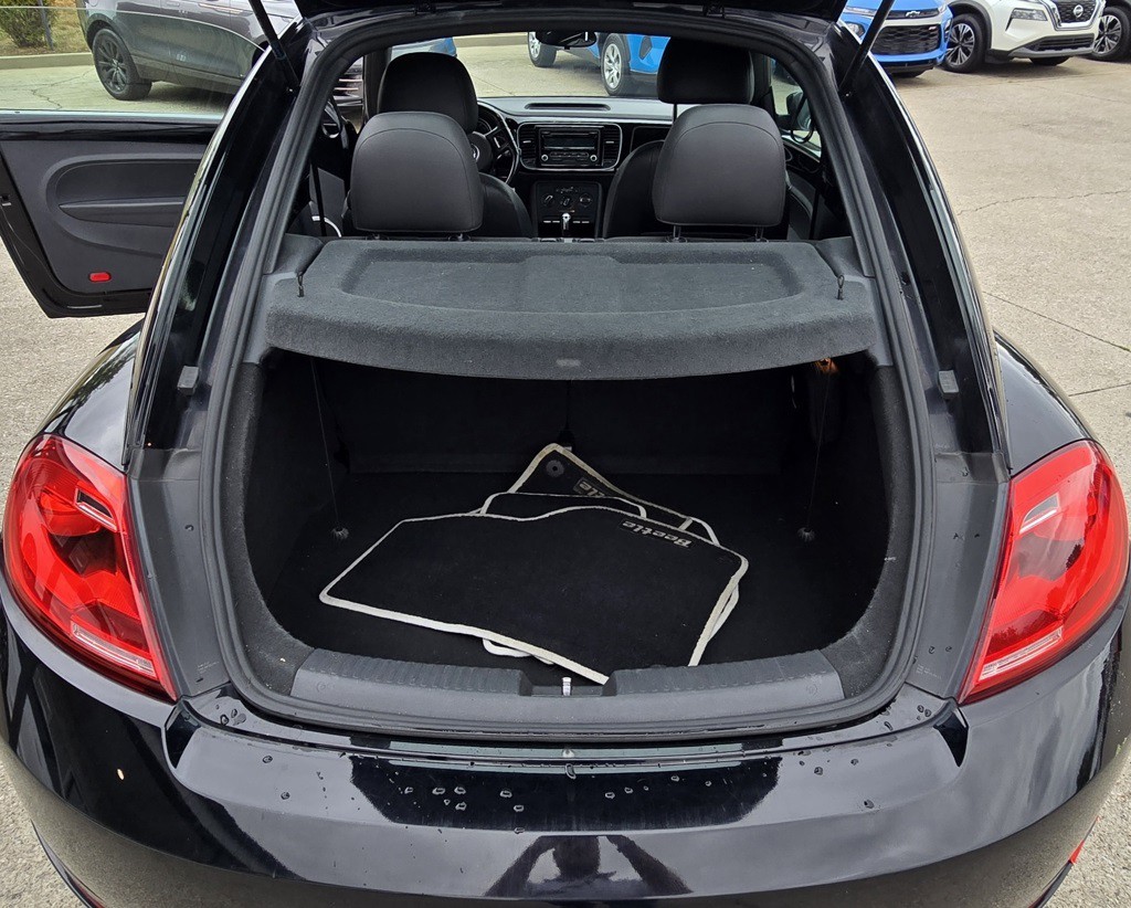2014 Volkswagen Beetle Image 14