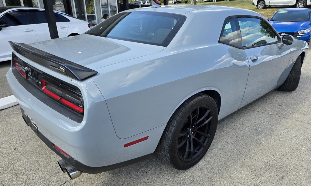 2021 Dodge Challenger Image 2