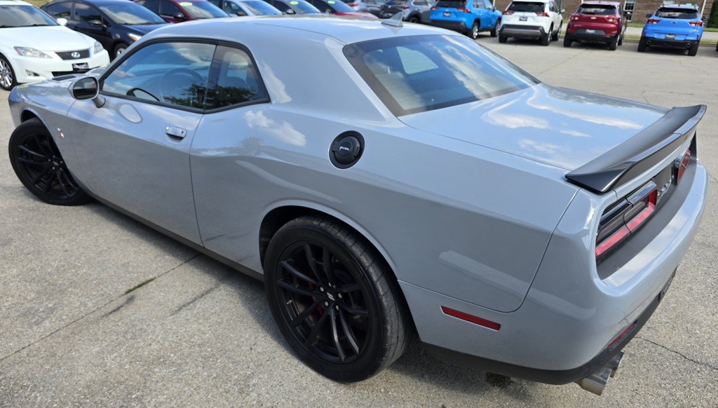 2021 Dodge Challenger Image 4