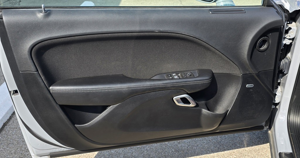 2021 Dodge Challenger Image 8