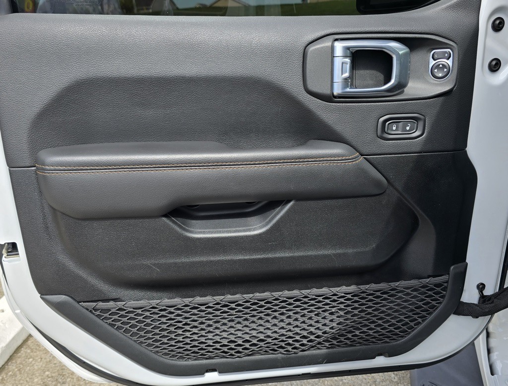 2021 Jeep Gladiator Image 16