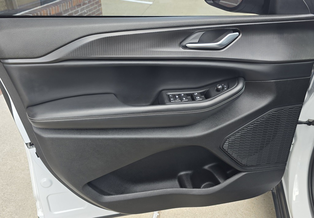 2023 Jeep Grand Cherokee Image 15