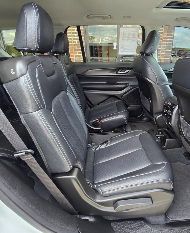 2023 Jeep Grand Cherokee Image 41