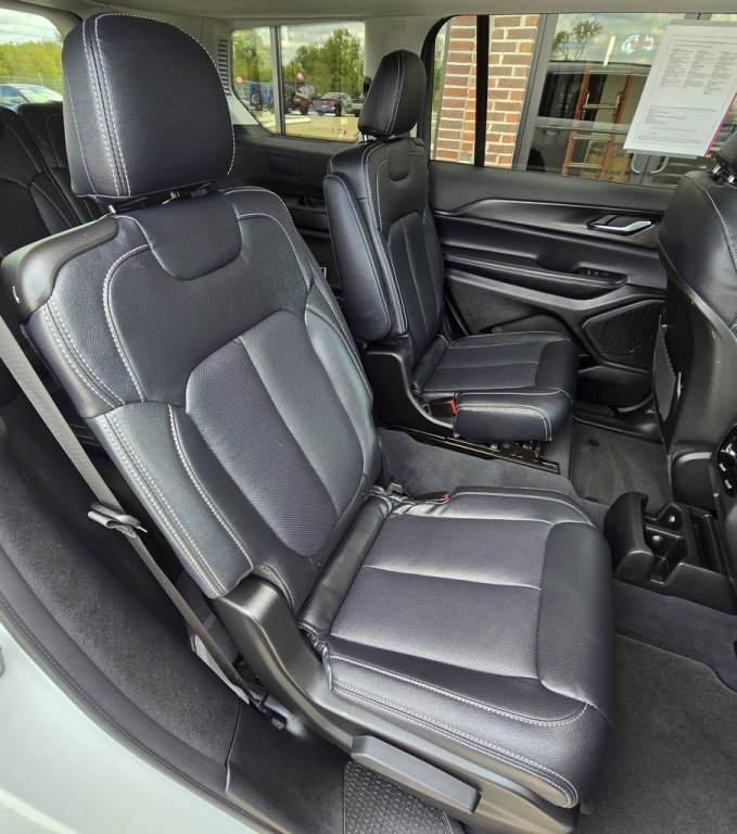 2023 Jeep Grand Cherokee Image 42